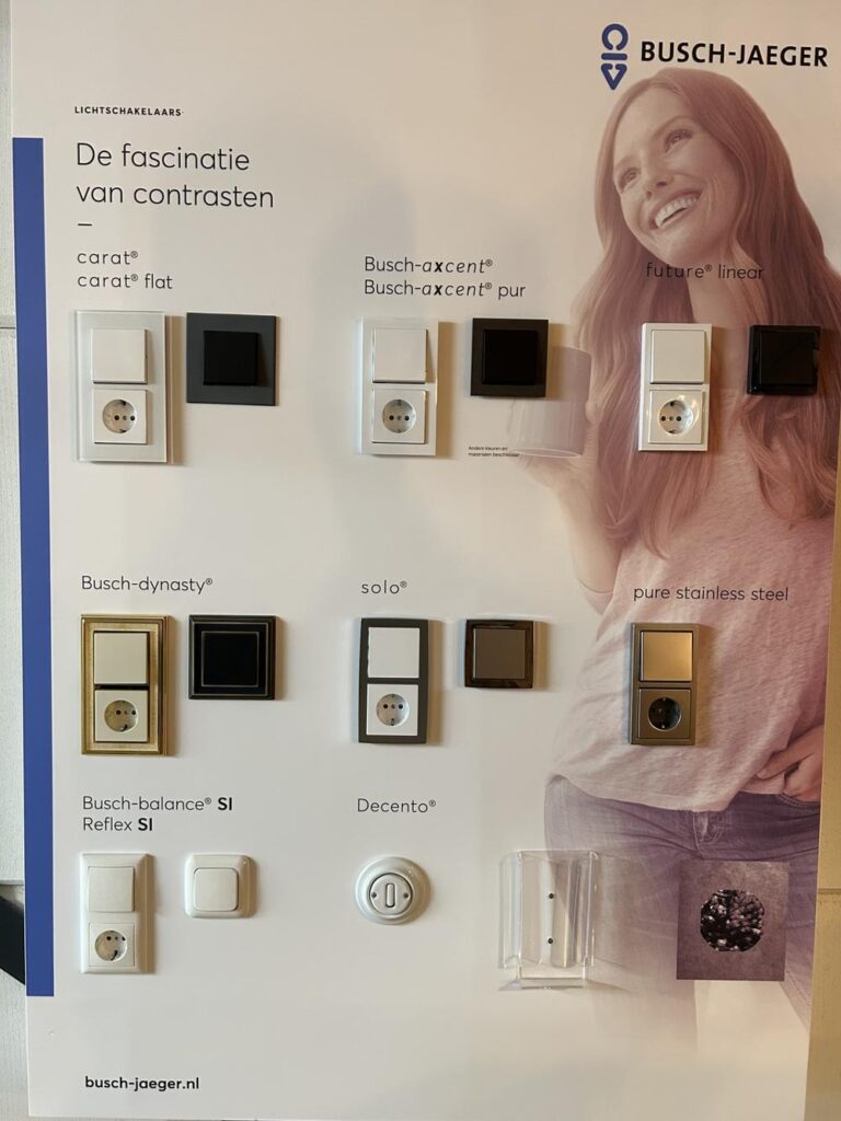 Bord met schakelmateriaal van Busch-Jaeger